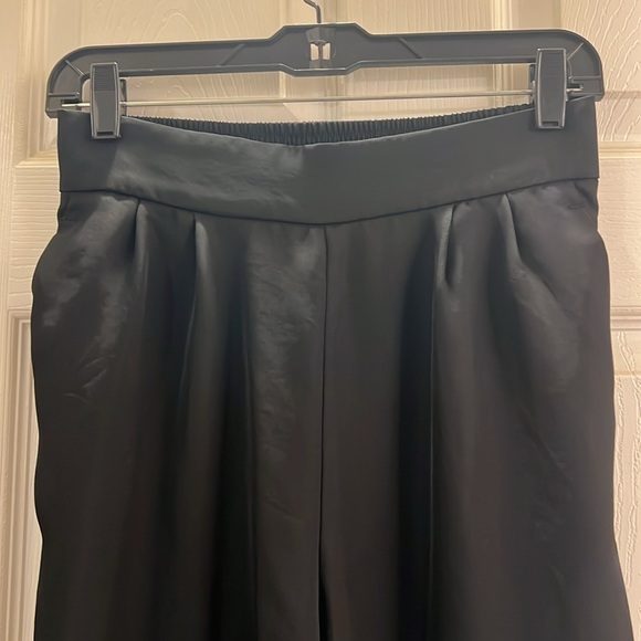 H&M Black Polyester Wide Leg Crop Pants - Picture 4 of 16